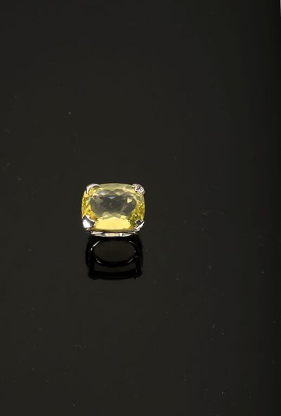 CHRISTIAN LACROIX. 
Importante bague en argent...