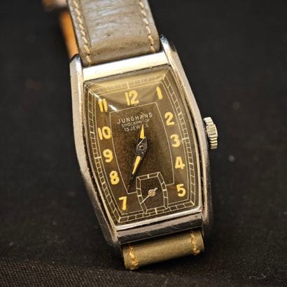 JUNGHANS, vers 1930. 
Montre bracelet de...
