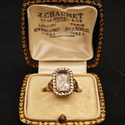 Bague souvenir en or jaune 750‰ composée...