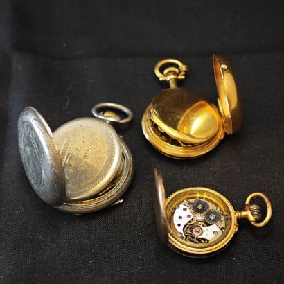 Montre de col en or jaune 750‰ et argent...