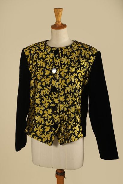 YVES SAINT LAURENT VARIATION.
Veste en velours...