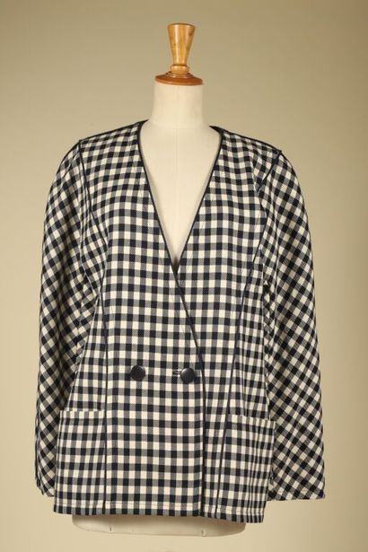 LANVIN.
Veste croisée à carreaux noirs sur...