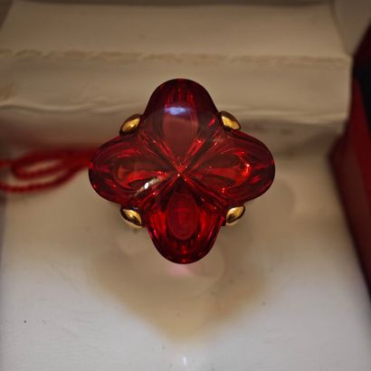 BACCARAT, série récente, modèle Lolita rubis.
Bague...