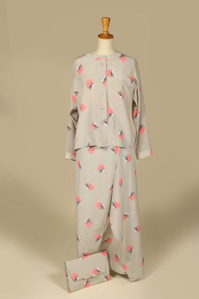 CHLOÉ PARIS par Karl Lagerfeld.
Ensemble...