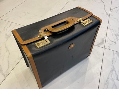 MORABITO. 
Attaché-case en cuir grainé bicolore...