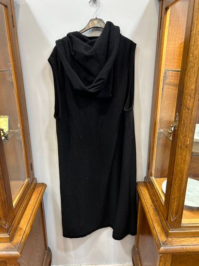 SONIA RYKIEL. Long gilet sans manche en laine...