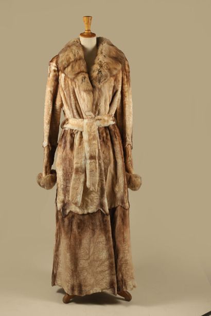 JEAN-LOUIS SCHERRER FOURRURES.
Long manteau...