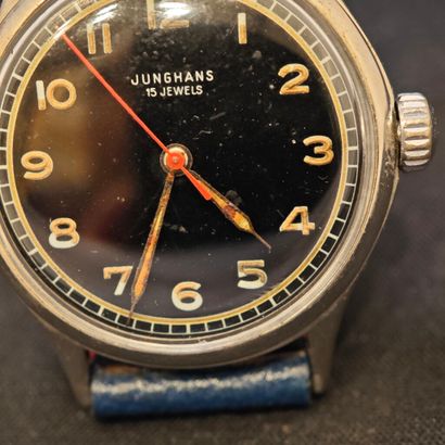 JUNGHANS. 
Montre de type militaire en acier,...