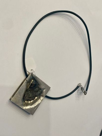 COTÉ MEC. 
Pendentif moderniste argent 925‰...