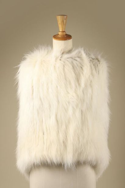 SONIA RYKIEL.
Grande étole ou écharpe cheminée,...