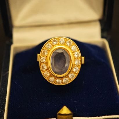 Bague en or jaune 750‰ composée d'un corps...