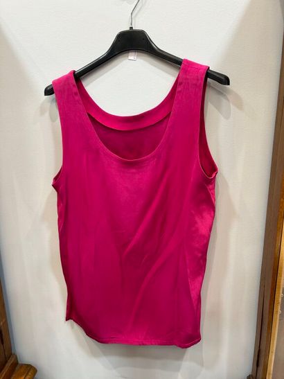 YVES SAINT-LAURENT VARIATION. 
Caraco fuchsia...