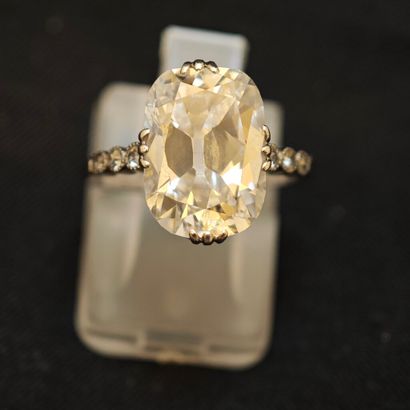 Bague en platine 950‰ ornée d'un diamant...