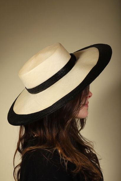 Lot de 4 chapeaux en paille naturelle et...
