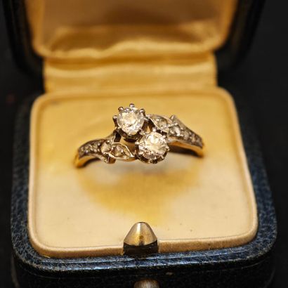 Bague toi et moi en or 750‰ et platine 950‰...