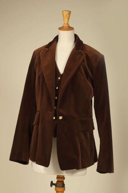 YVES SAINT LAURENT.
Veste droite en velours...