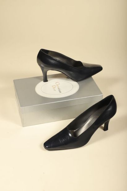 CHRISTIAN DIOR.
Paire d'escarpins vintage...