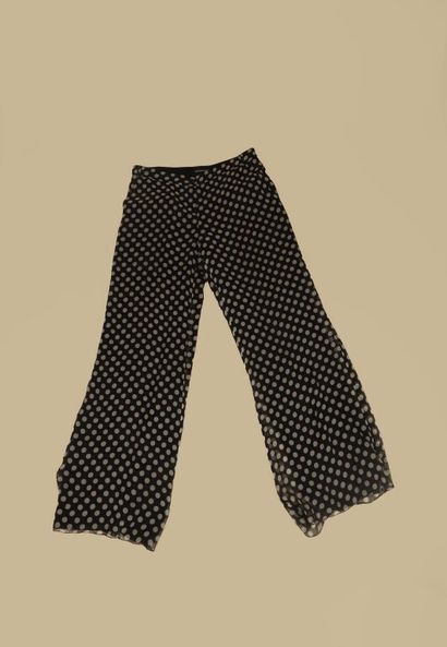 EMPORIO ARMANI.
Lot de deux pantalons larges...