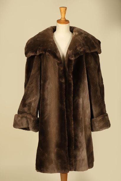 CHRISTIAN DIOR PARIS.
Manteau vintage long...