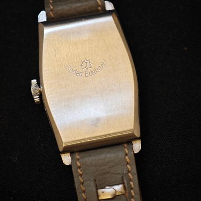 JUNGHANS, vers 1930. 
Montre bracelet de...