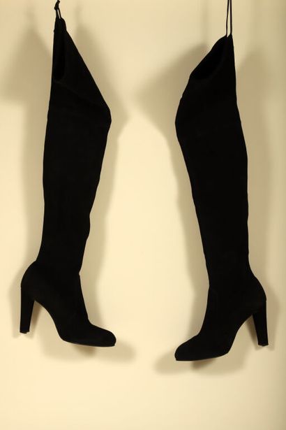 STUART WEITZMAN.
Paire de cuissardes en cuir...
