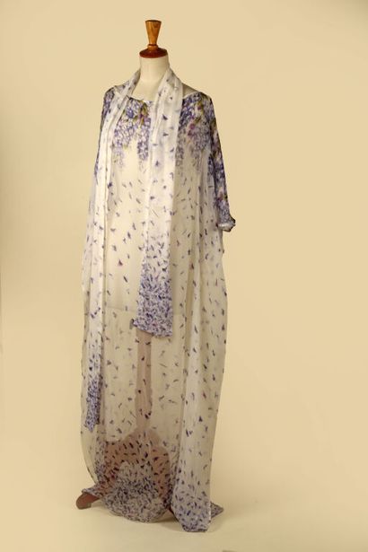 CHRISTIAN DIOR.
Lot comprenant :
-Un foulard...
