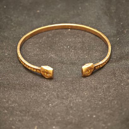 Bracelet ouvert en or rose 750‰ de type barbare...