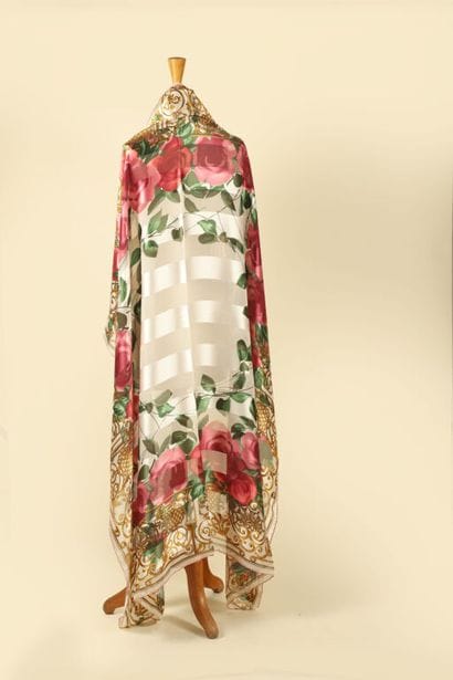 CHRISTIAN DIOR.
Lot comprenant :
- Foulard...