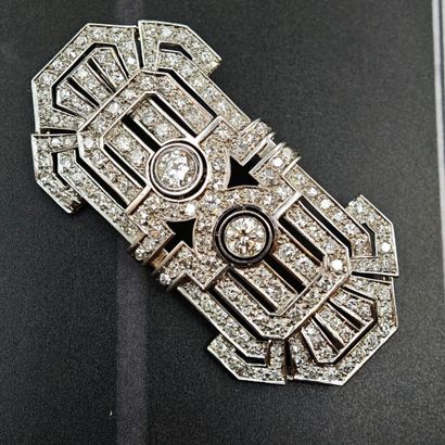 BROCHE plaque en platine 950‰ et or gris...