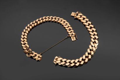 LOT de deux bracelets en or jaune 750‰ de...