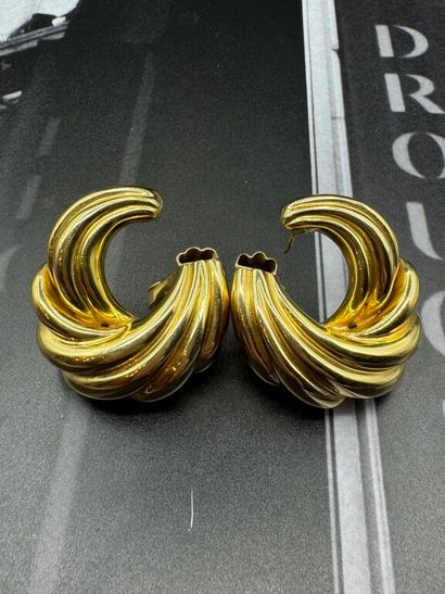 GRANDE PAIRE DE BOUCLES D'OREILLES à système...