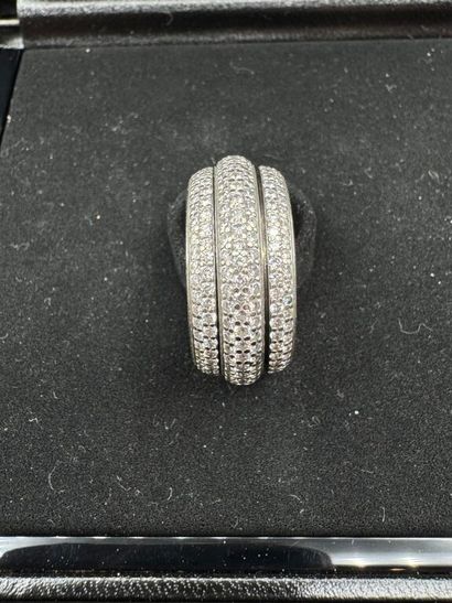 PIAGET. Possession.
ANNEAU en or gris 750‰...