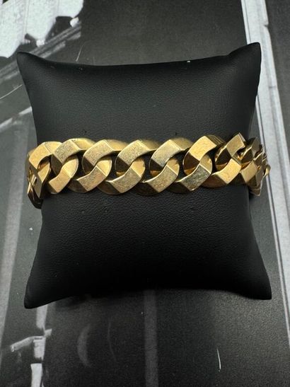 LOT de deux bracelets en or jaune 750‰ de...