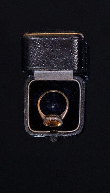 Georges Dumont. 
BAGUE en or jaune 750‰ et...
