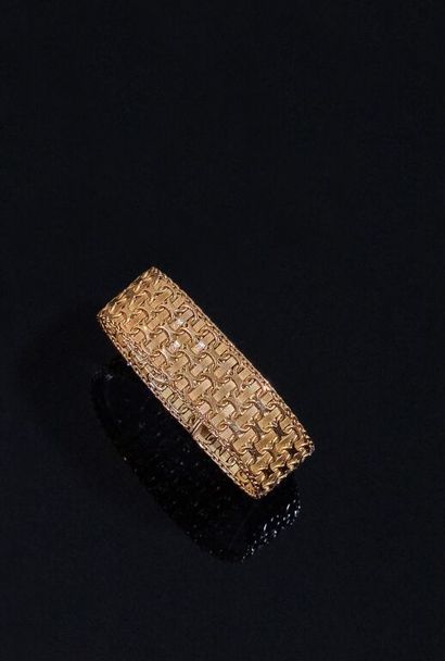 BRACELET plat à maille tissu en or jaune...