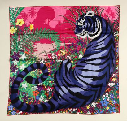 HERMÈS Paris.
Carré par Alice Shirley, Tigre...
