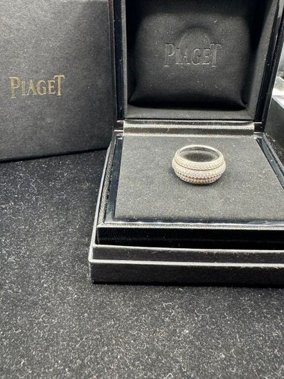 PIAGET. Possession.
ANNEAU en or gris 750‰...