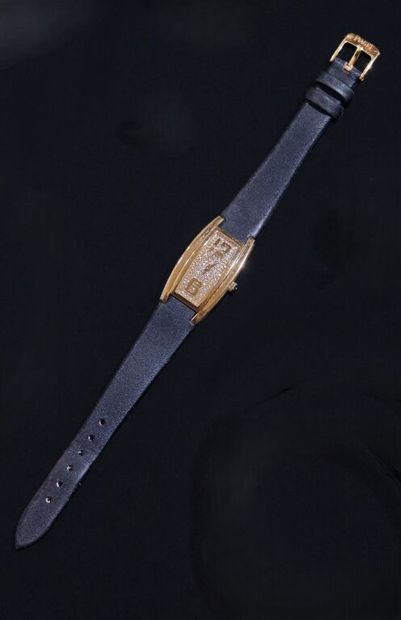 PIAGET. Modèle Limelight.
MONTRE de dame...