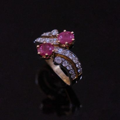 BAGUE dite «toi et moi» en or jaune 750‰...