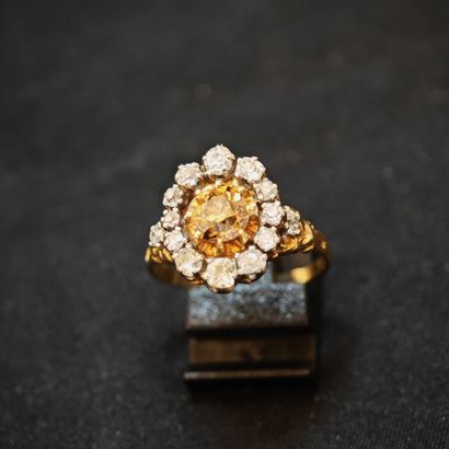 BAGUE en or jaune 750‰ et platine 950‰ composée...