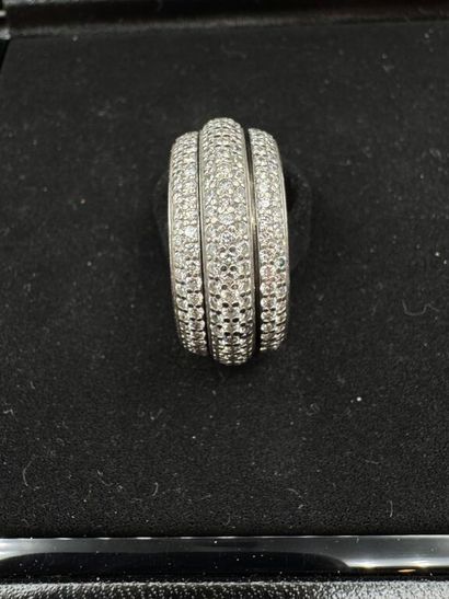 PIAGET. Possession.
ANNEAU en or gris 750‰...