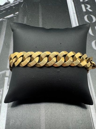 LOT de deux bracelets en or jaune 750‰ de...