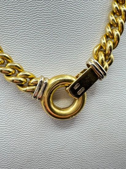 COLLIER en or jaune 750‰ à mailles gourmettes....