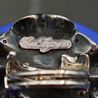 EVA SEGOURA. Vers 1990
BAGUE en or noirci...