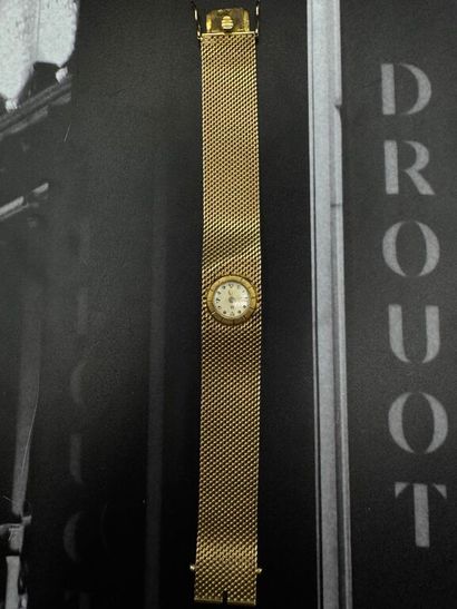 LIP. 
MONTRE-BRACELET de dame en or 750‰,...