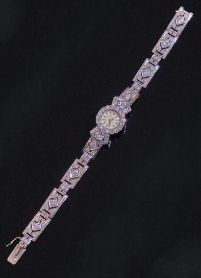 PIAGET. 
MONTRE-BRACELET de dame en platine...
