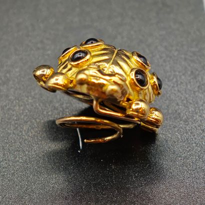 EVA SEGOURA. Vers 1990.
BROCHE de revers...
