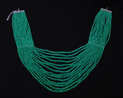 EVA SEGOURA, Paris. Vers 1990.
Grand COLLIER...