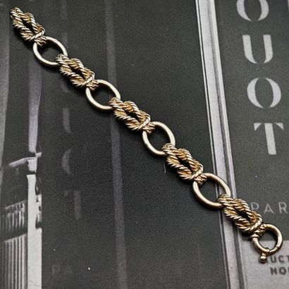 * BRACELET en argent 800‰ à maille marine....
