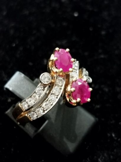 BAGUE dite «toi et moi» en or jaune 750‰...